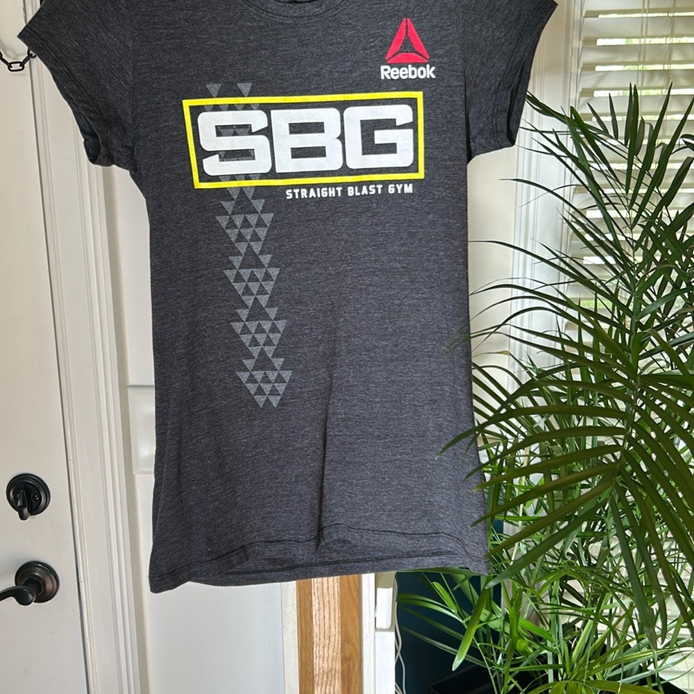 Connor McGreggors Gym NEW UFC Reebok t-shirt sz M Gorilla Gym Authentic
